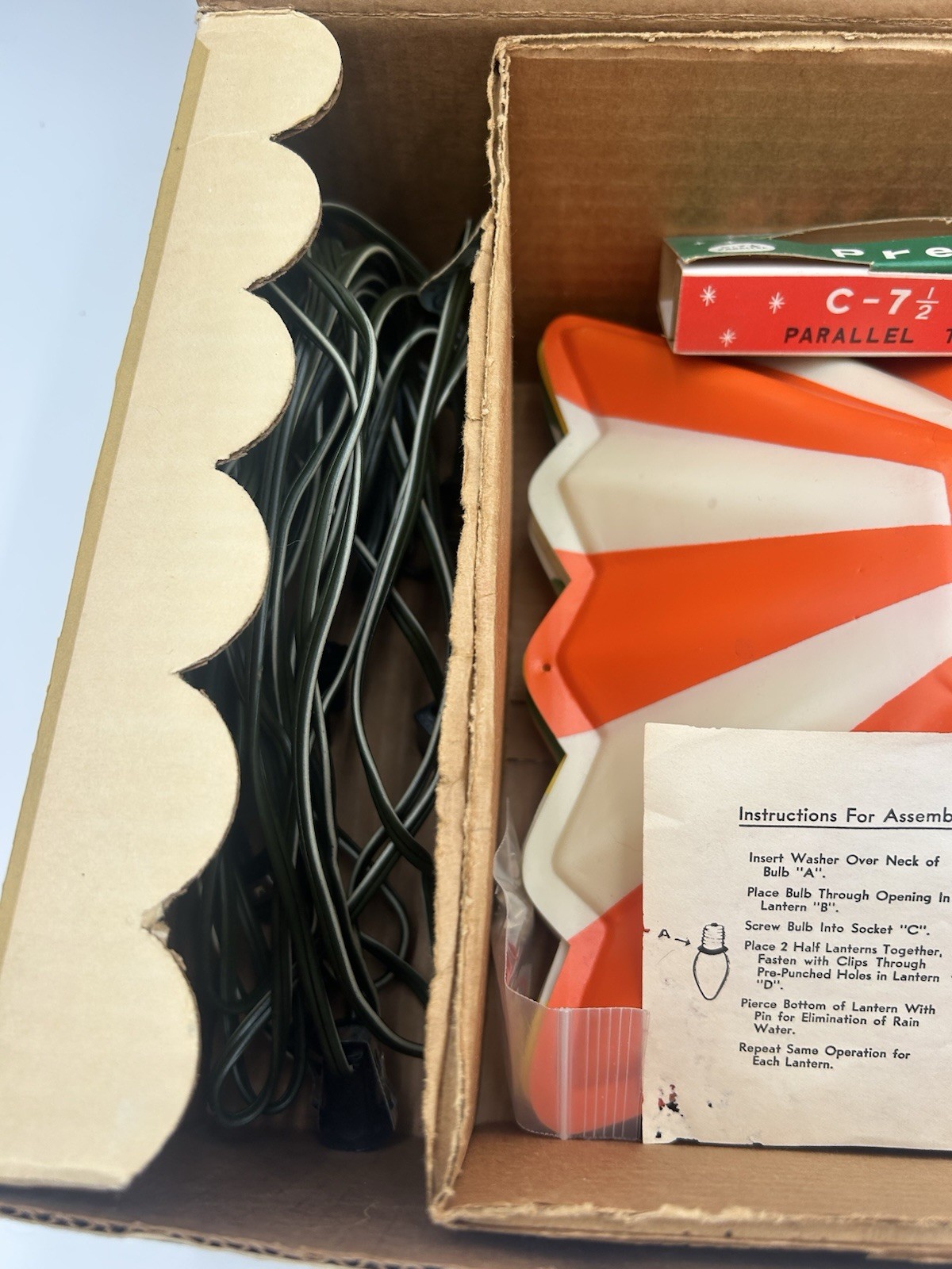 Vintage CAROUSEL Party Patio Lanterns - MCM Seven 7 Light Set USA 25 Ft Complete