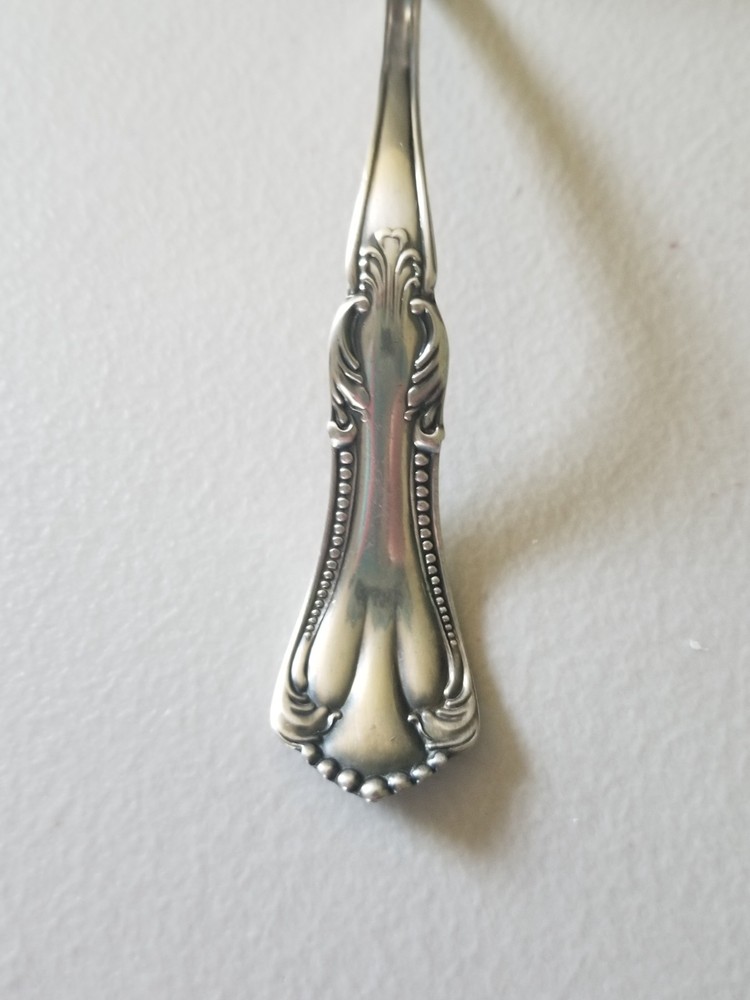 VINTAGE WM A ROGERS A1 BEADED GRAVY/CREAM LADLE 7 IN SILVERPLATE MARCELLA