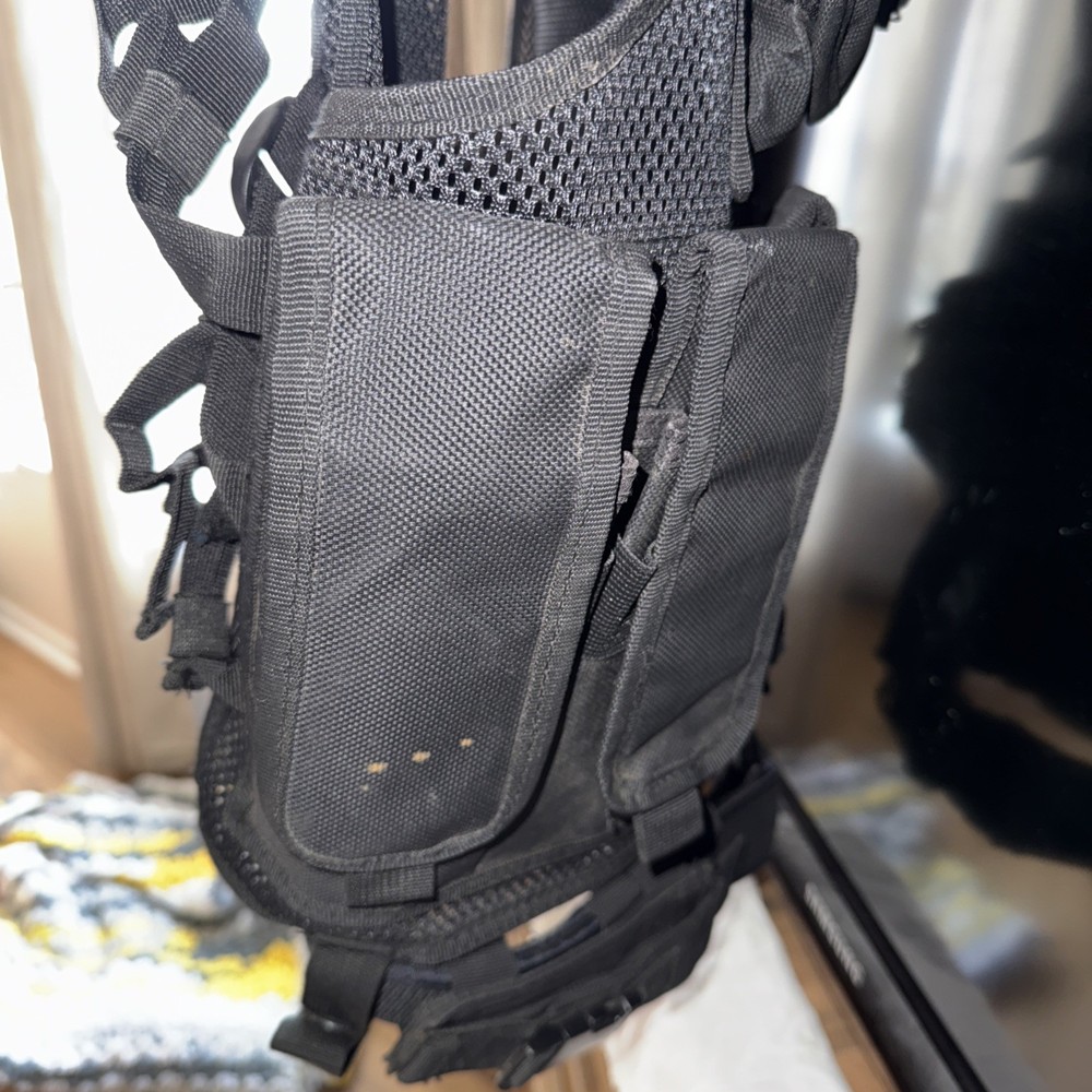 Multi Purpose Tactical Vest Black Unbranded EUC Large