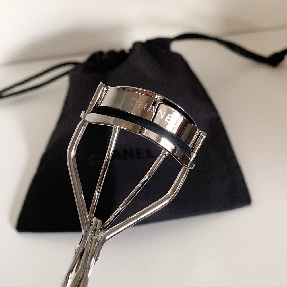 Chanel Eyelash Curler In Drawstring Dust Bag Pouch