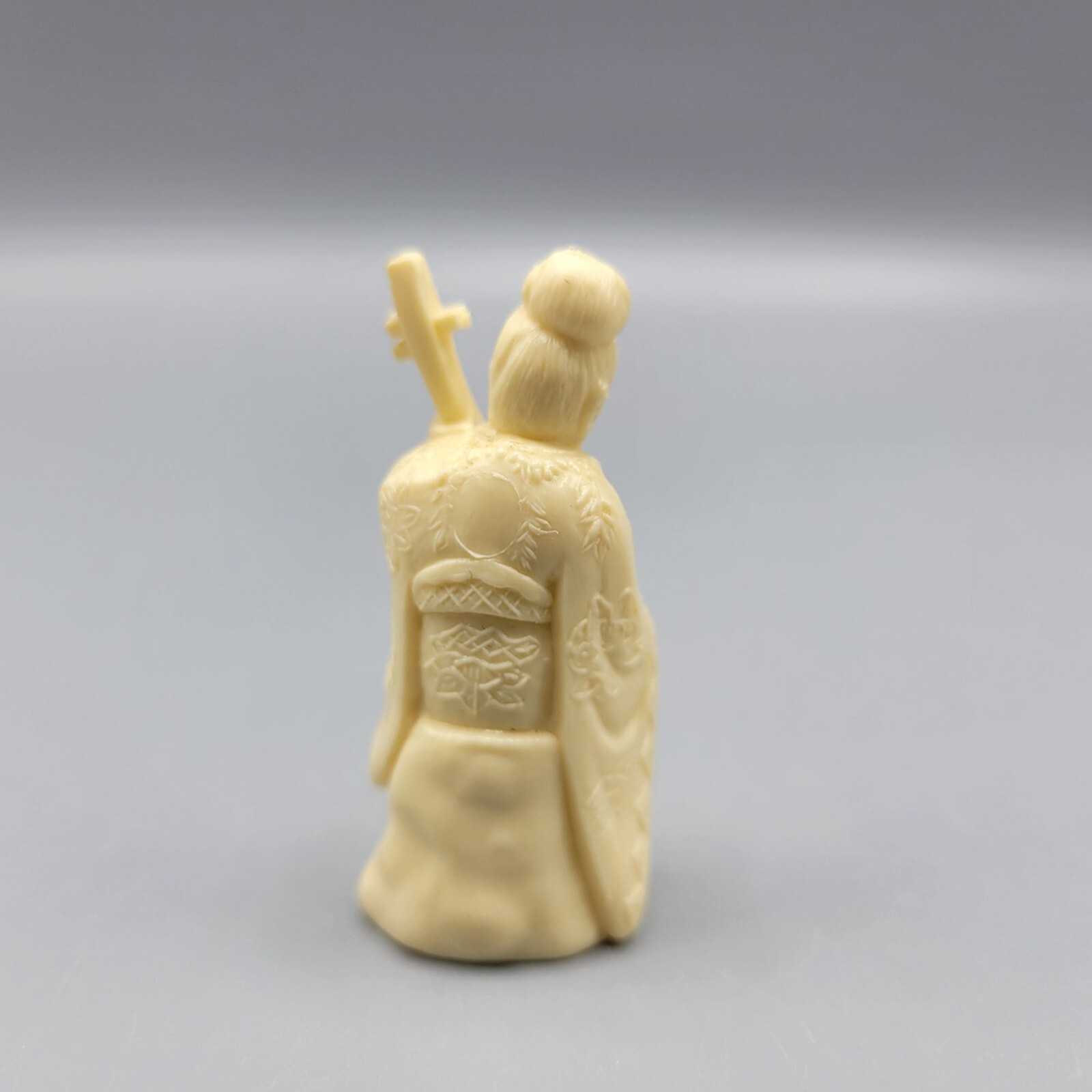 Vtg Resin Japanese Netsuke Oriental Asian Women Figurine Playing Instrument 2"