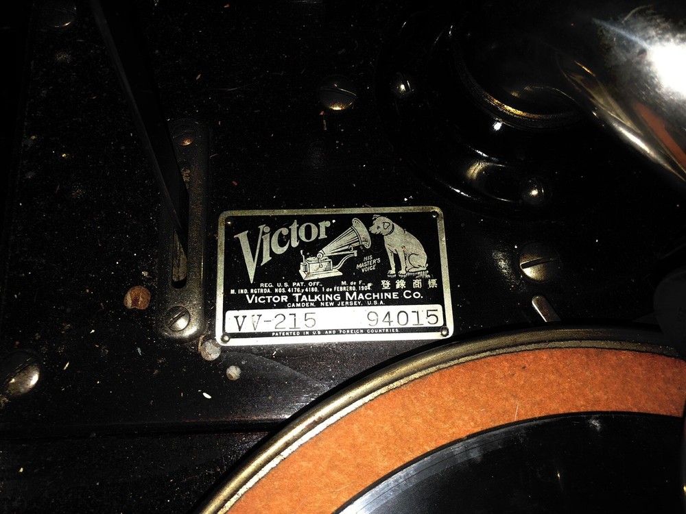 victrola record player antique