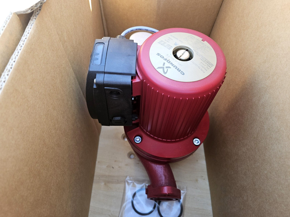 Hydronic Circulating Pump:Multi-Speed Grundfos UPS 40-80/4 FB, 96404953, Model C