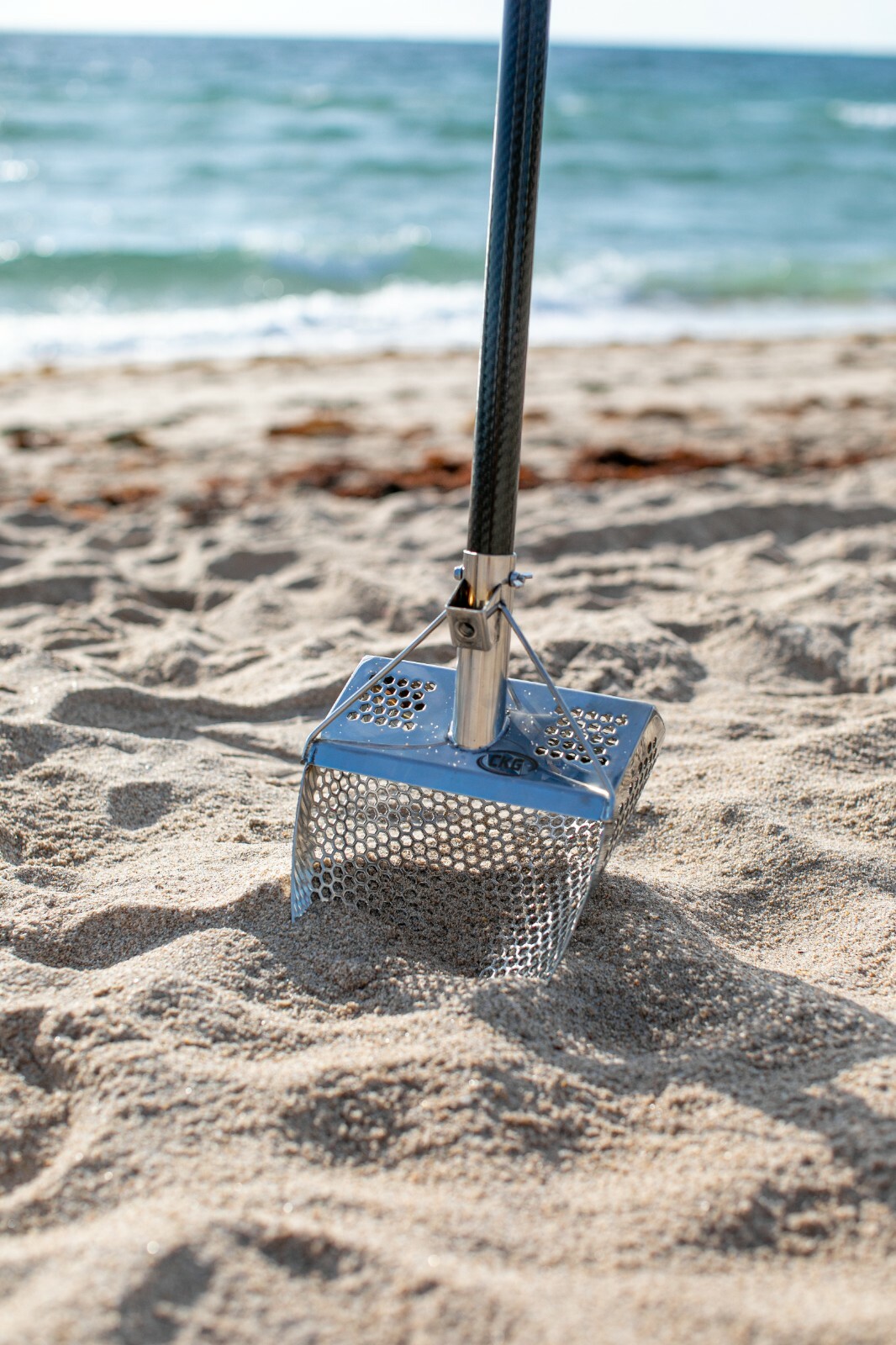 CKG Beach Sand Scoop Metal Detector Shovel Sifter Long Carbon Fiber Handle Pole