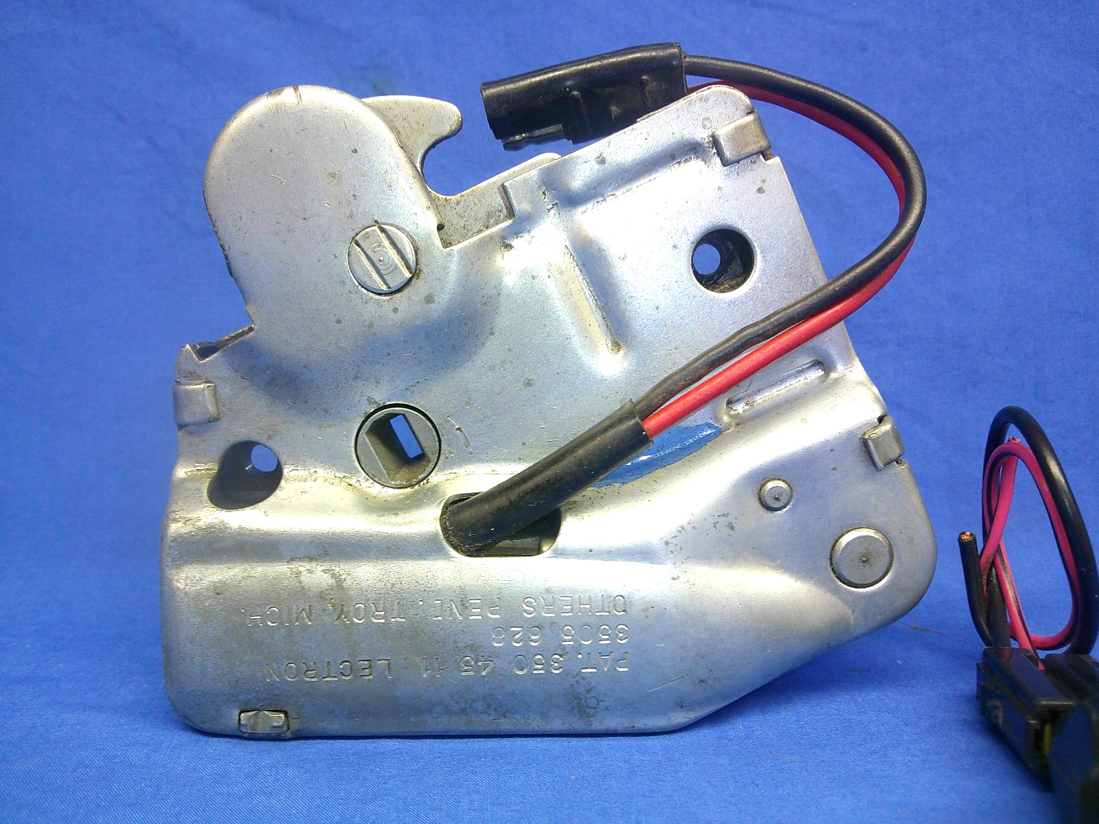 Vintage NOS 1968-76 Lincoln Continental Mark IV Power Trunk Lid Latch Release