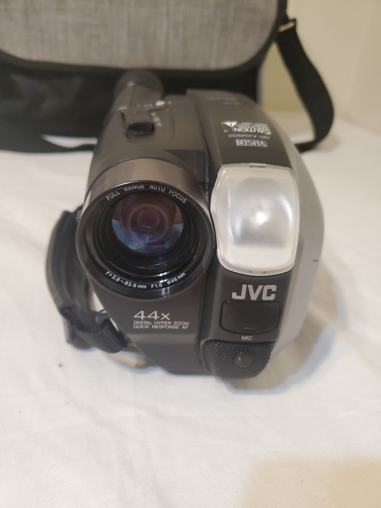 JVC Compact VHS Camcorder GR-AXM900U TESTED, read description