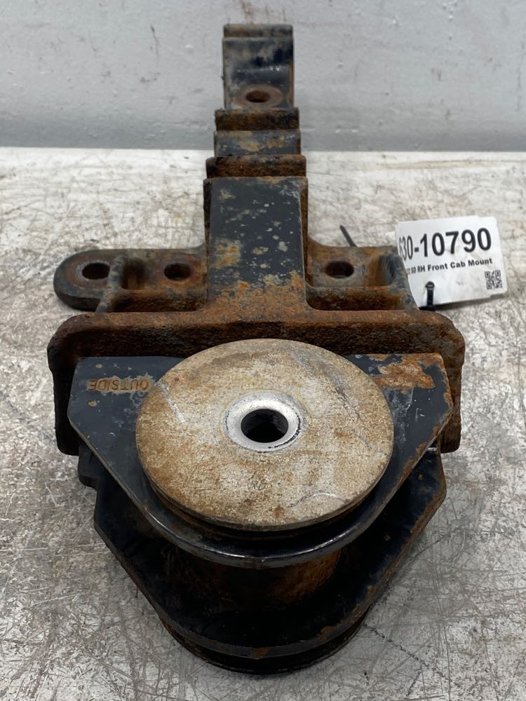 2016 Freightliner 122SD Cab Mount (630-10790)