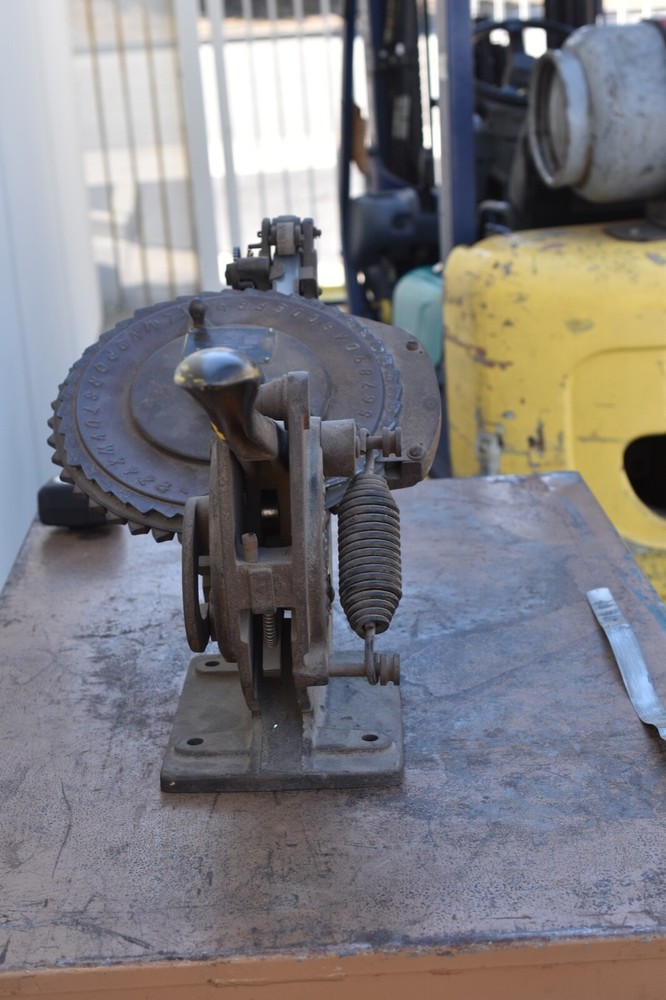 Roovers T-20 Embossing Machine