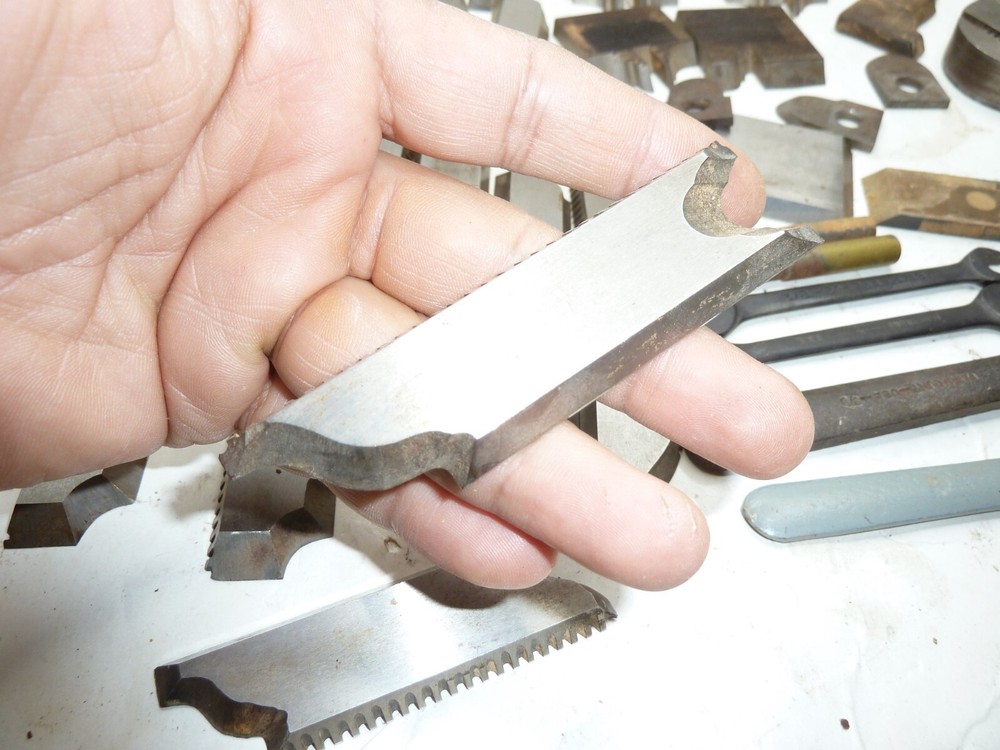 Wood carpenter machine shapes cutters