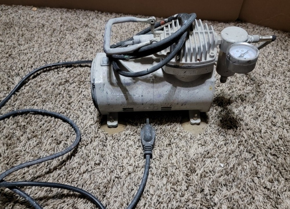 CENTRAL PNEUMATIC NO.  Professional MINI AIR COMPRESSOR