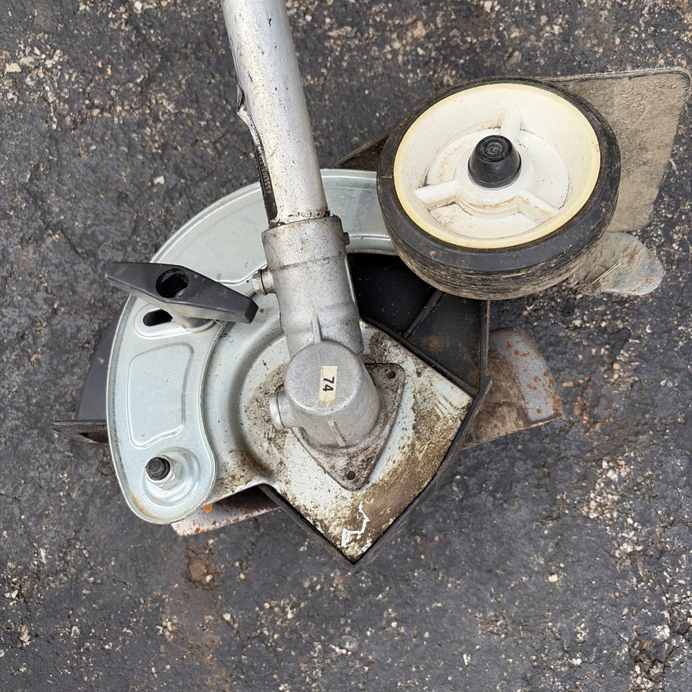 John Deere UT15518 Edger Weed Wacker Attachment