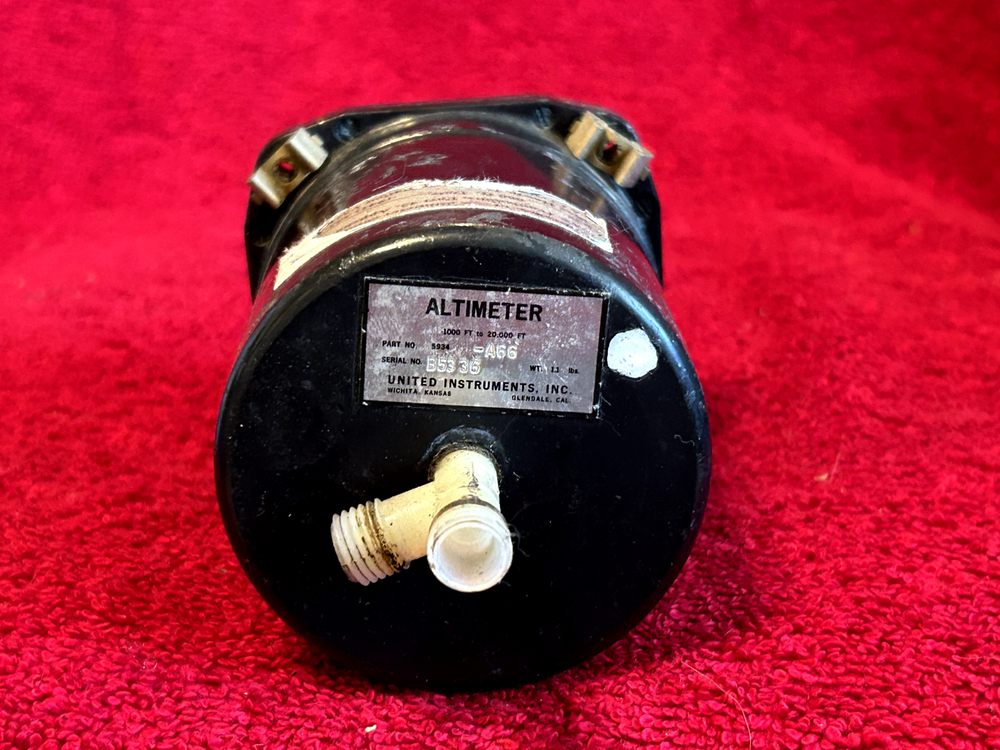 UNITED INSTRUMENTS ALTIMETER P/N 5934-A66