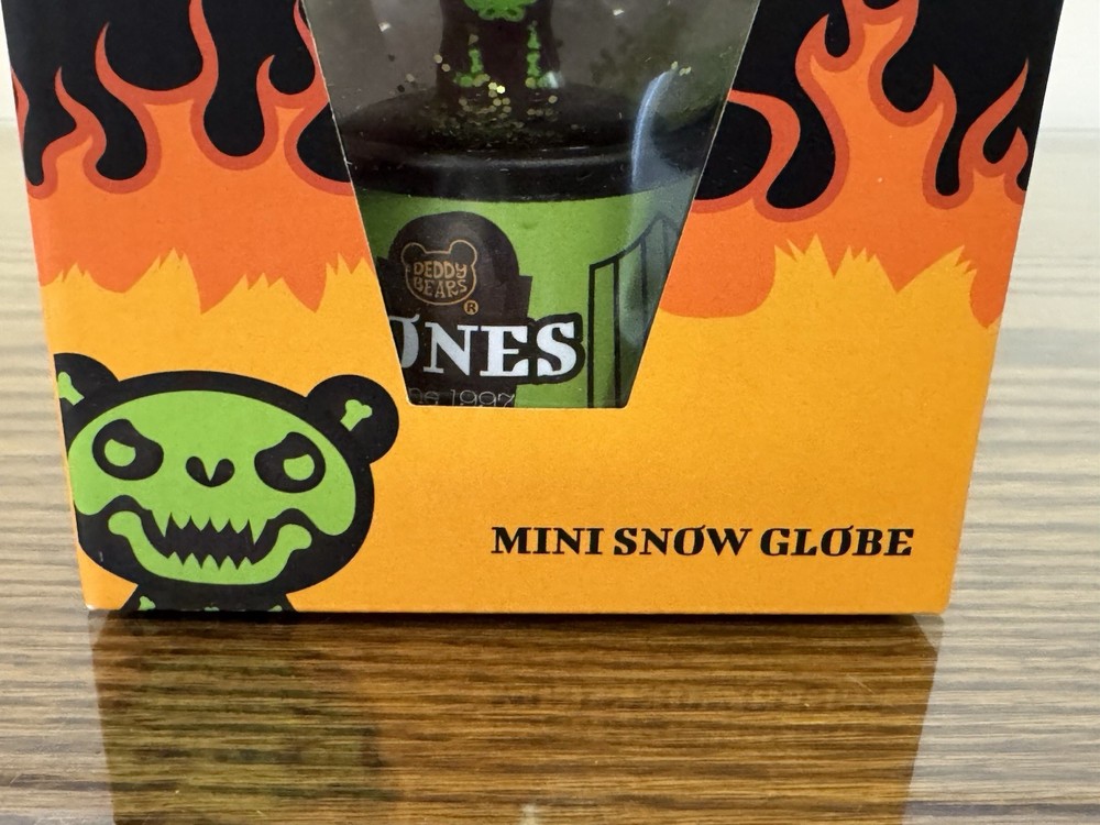 Deddy Bears Bones Mini Snow Globe