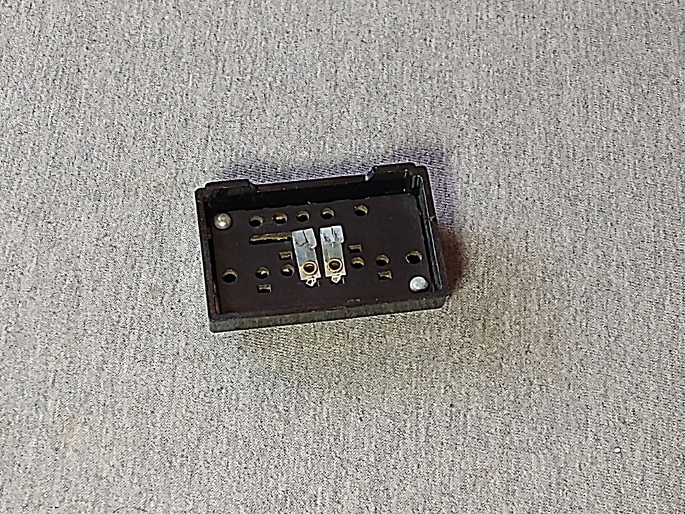 Am. Flyer S Operating Remote Control Automatic Uncoupler Track w/ Control Button