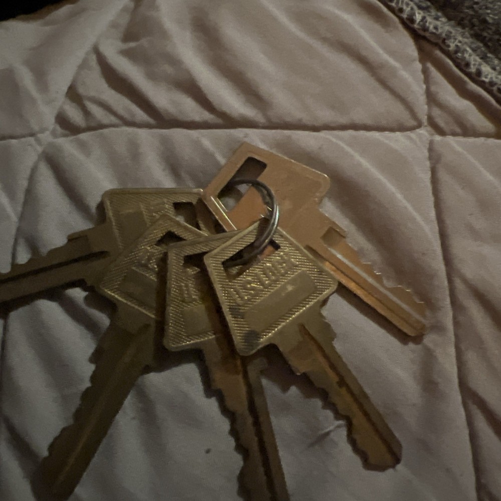 us lock keys precut in good shape