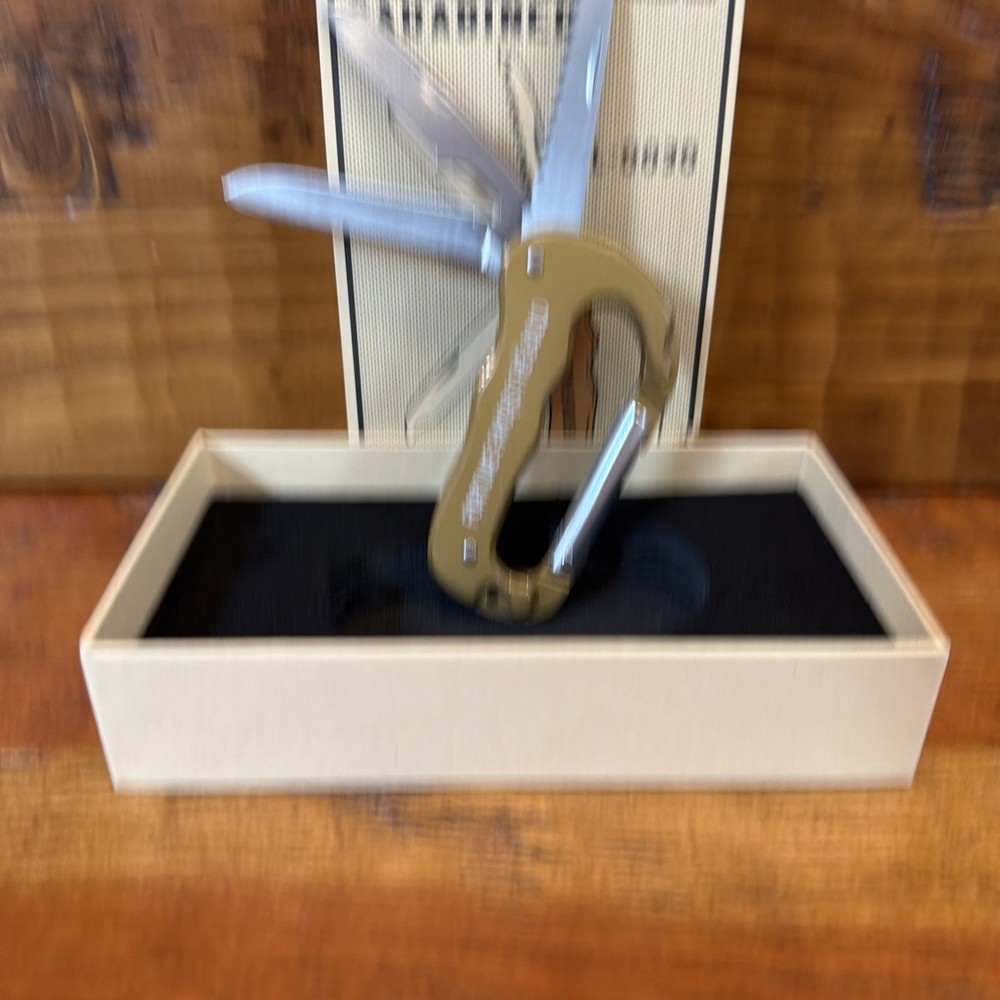 Hitch Blade Carabiner