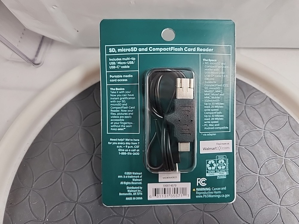 Onn SD, microSD & CompactFlash Card Reader (100014070) NEW