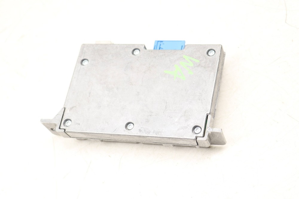 2016-2018 BMW X1 - Camera Control Module 6819329