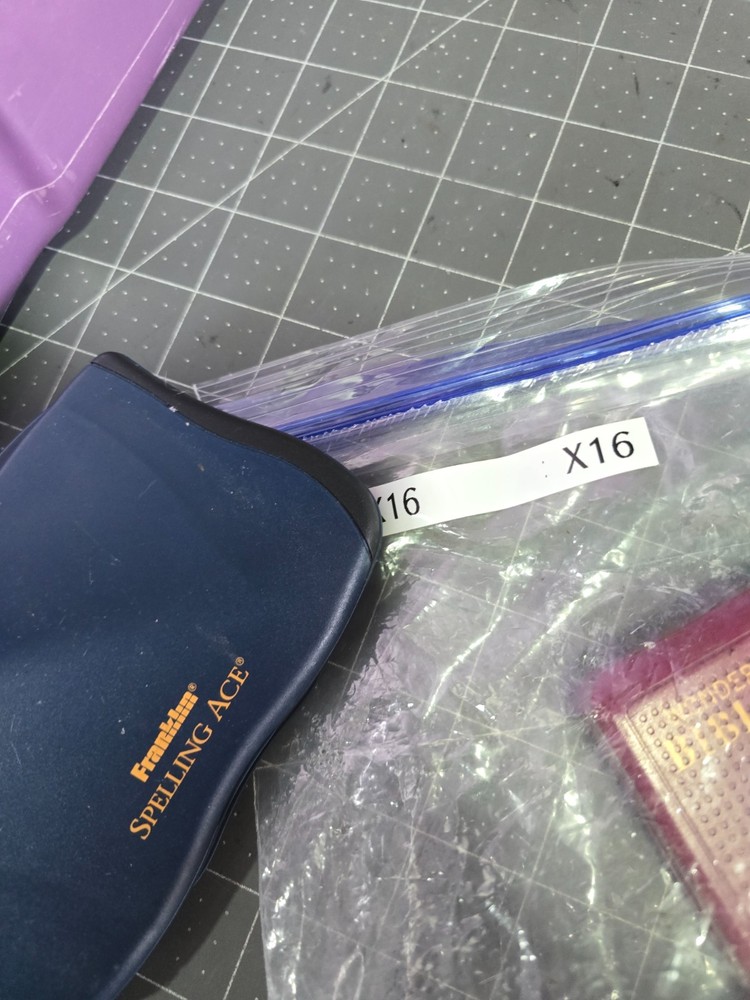 Franklin Spelling Ace SA-206 Handheld Electronic Dictionary Thesaurus