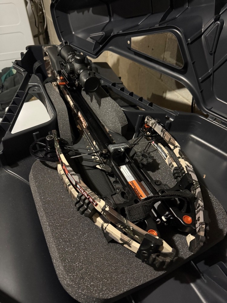 Ravin R9 Crossbow- Lightly used- Package includes