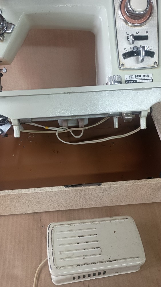 Brother Pacesetter Sewing Machine ZU2-B687