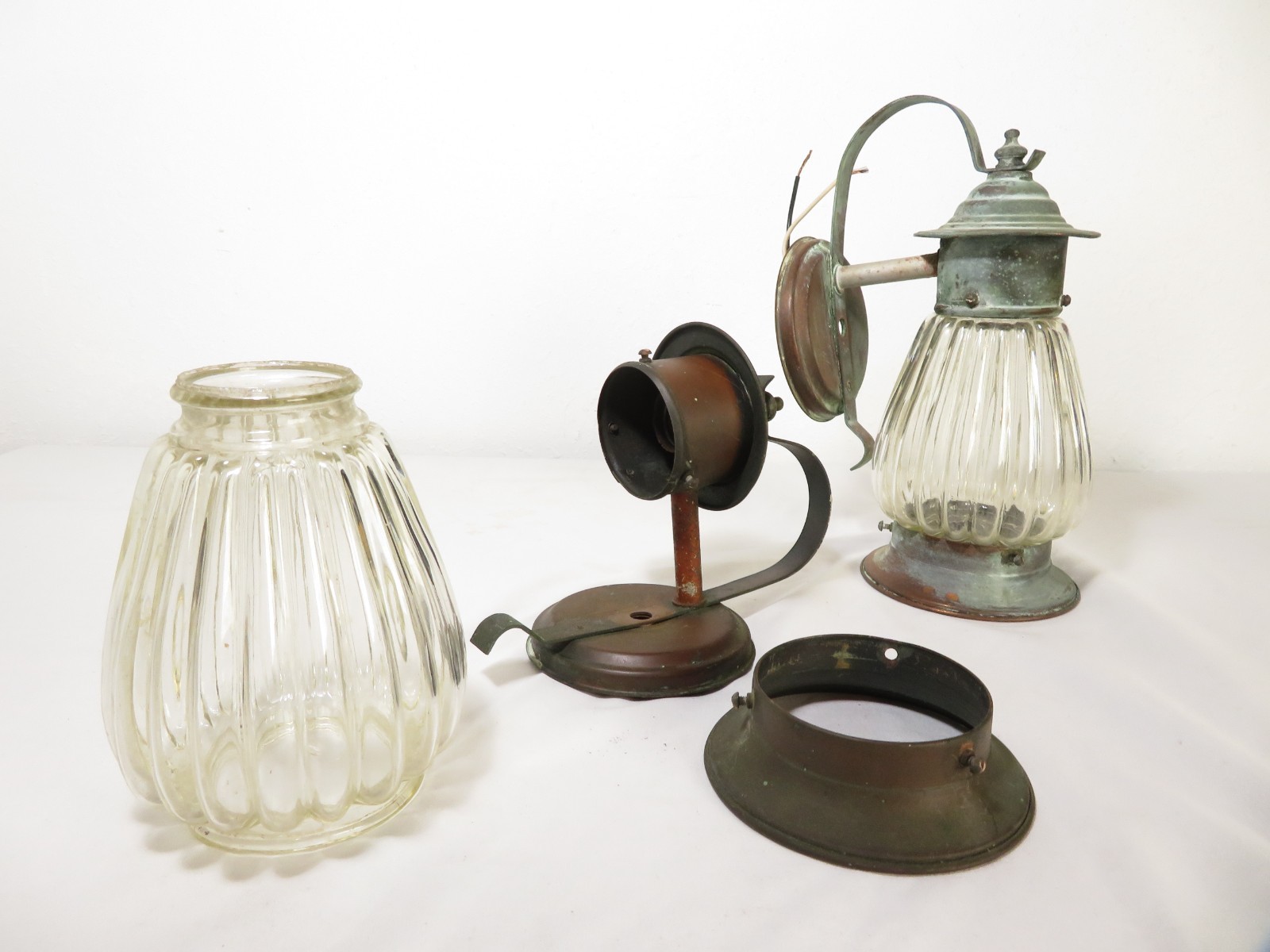 ANTIQUE Arts & Crafts COPPER TUDOR PORCH WALL SCONCE LAMP LIGHT PAIR Lantern