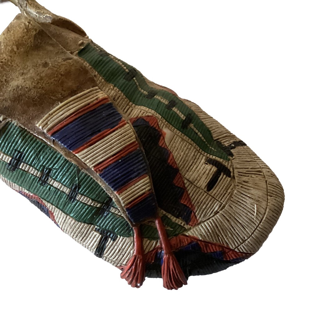 NATIVE AMERICAN MOCCASIN FIGURINE