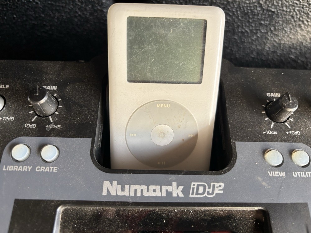 Numark iDJ2 DJ Mixing Console Compatible with iPod Mobile DJ System - TESTED