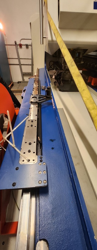 TRUMPF TRUMATIC 2020R CNC PUNCH 2005