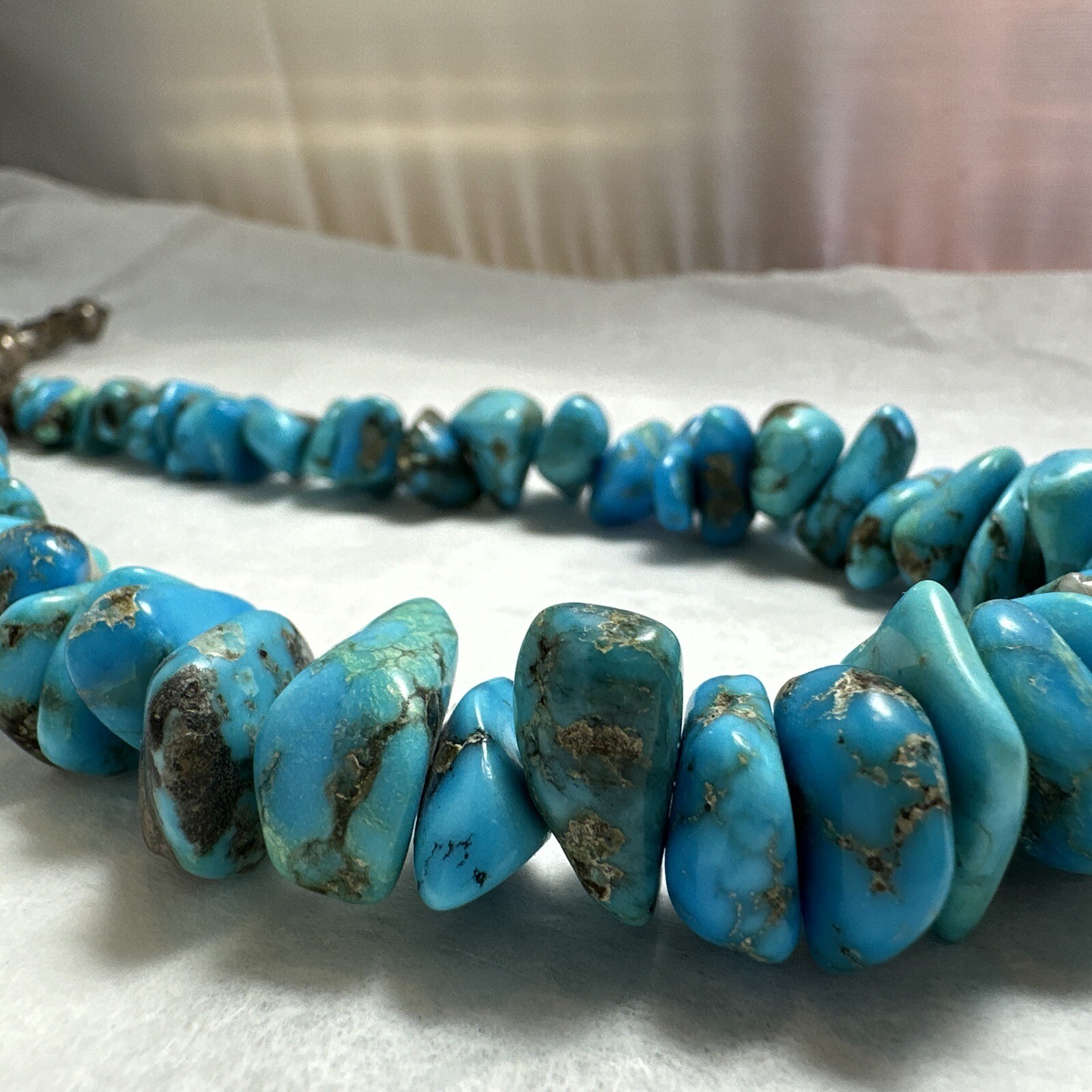 Beautiful southwestern style 18 inch turquoise silver necklace
