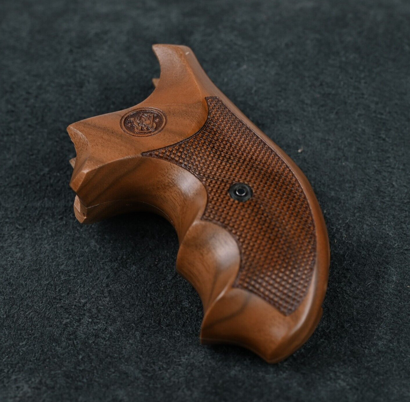 Smith & Wesson J Frame Round Butt Checkered Walnut Grips Full Wrap