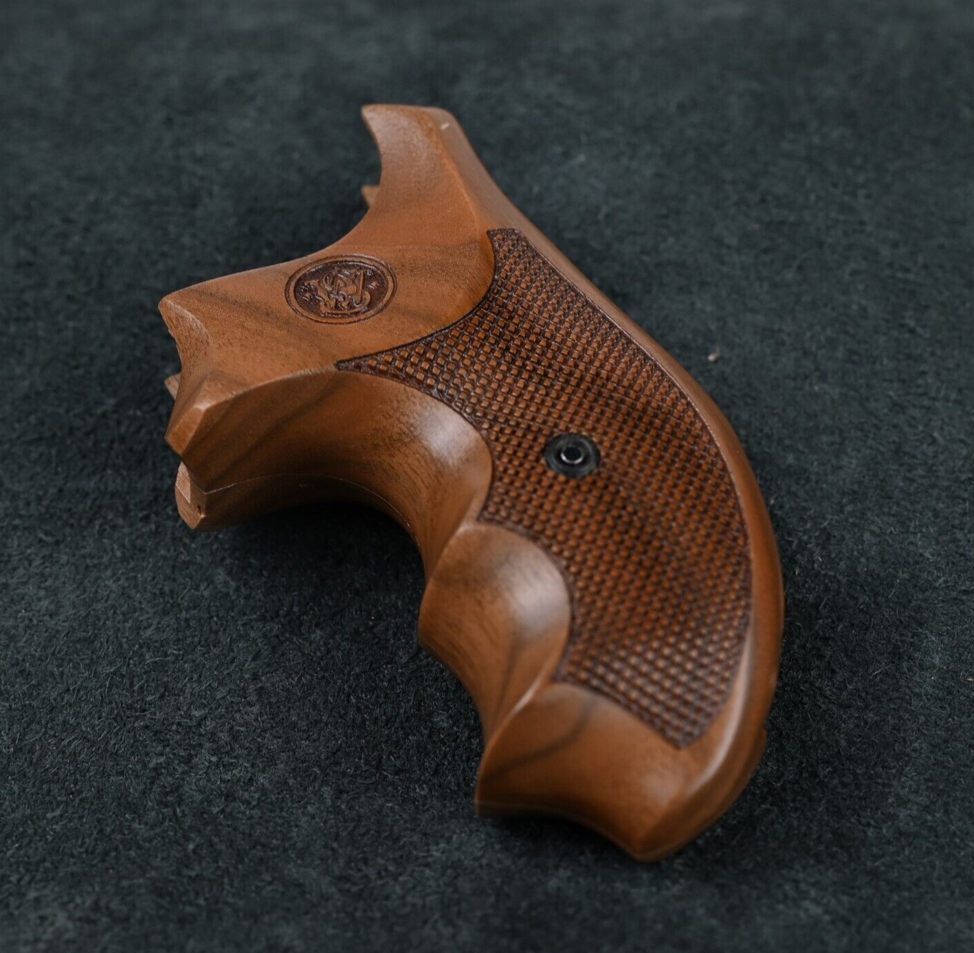 Smith & Wesson J Frame Round Butt Checkered Walnut Grips Full Wrap