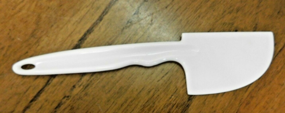 Cuisinart Food Processor Replacement Part, White Spatula Scraper 10” L DLC-650