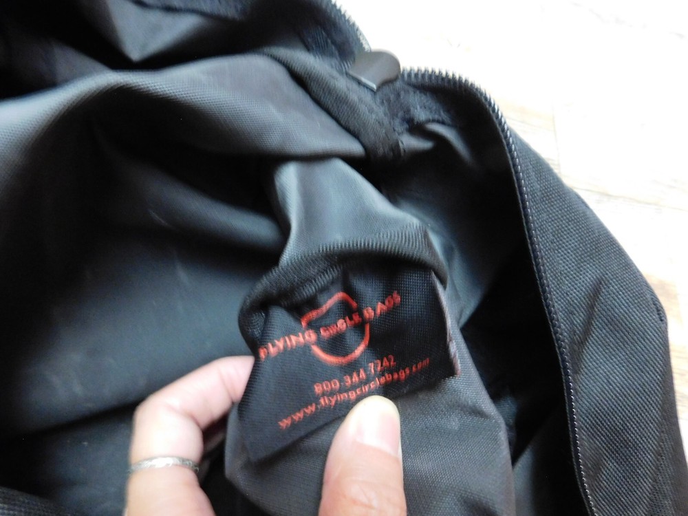 FLYING CIRCLE BLACK FLYER'S KIT BAG