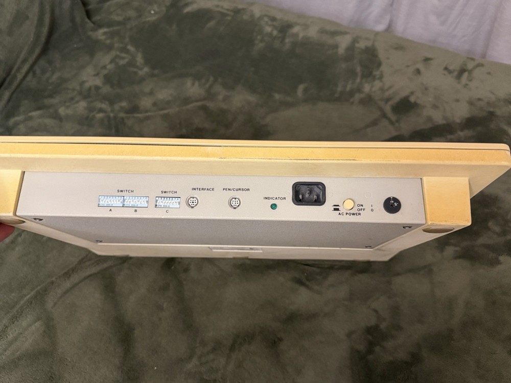 Kurta IS/ONE 12x17 Digitizing Tablet Input System Powers On Vintage CAD