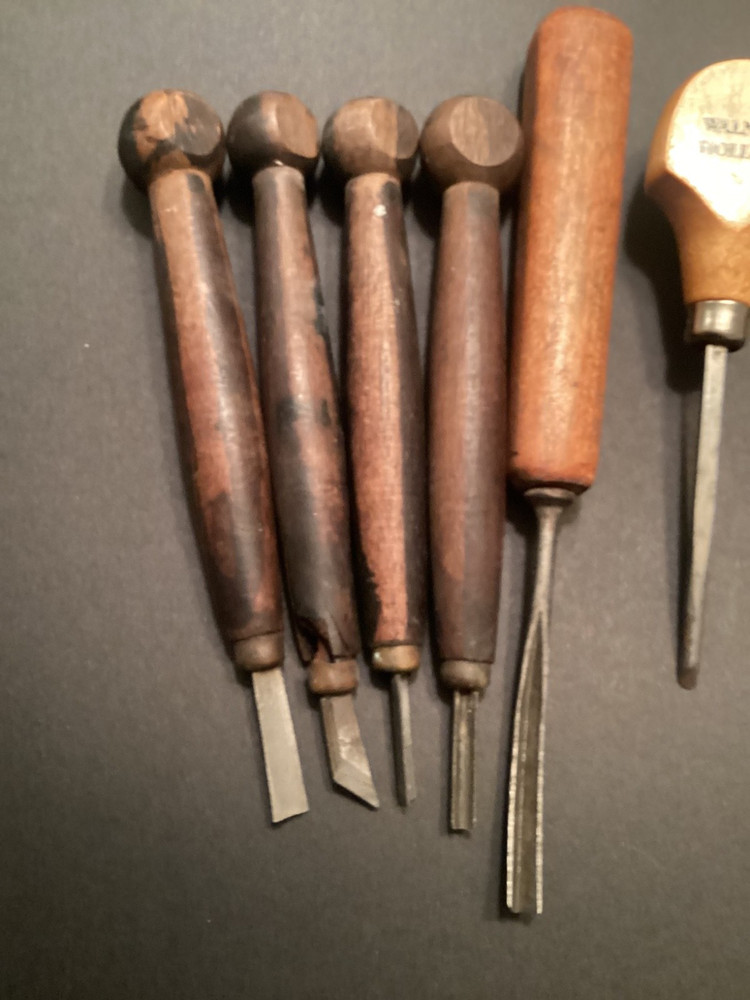 9 Assorted Wood Carving Chisels