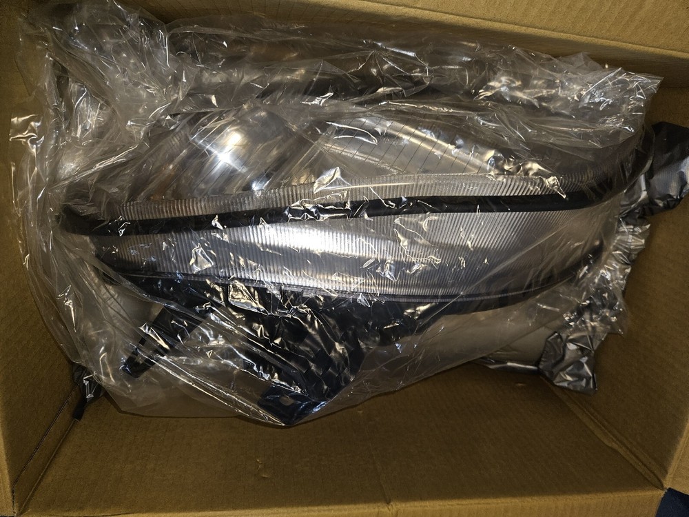 M2 106 112 Headlight Headlamp Driver Side Left For 2003-2018 Freightliner