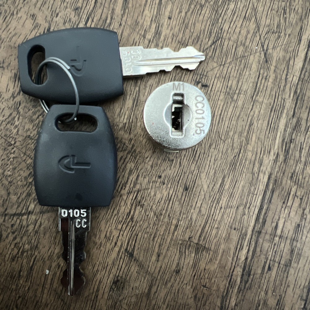 Cyber Lock M1 CC Replacement Cylinder With 2 Keys Random Codes