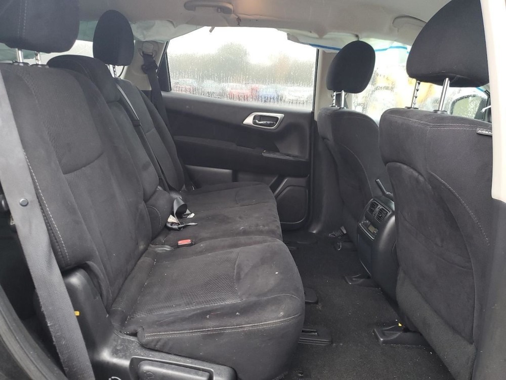 PATHFINDR 2016 Glove Box 4895676