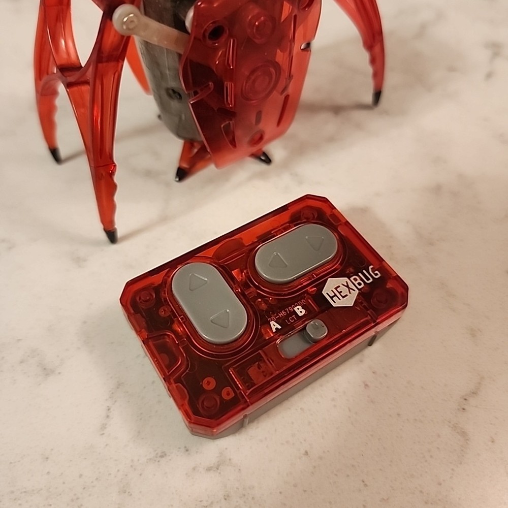Hexbug - Remote Controlled RED Hex Bug Inchworm NEEDS BATTERIES Nano