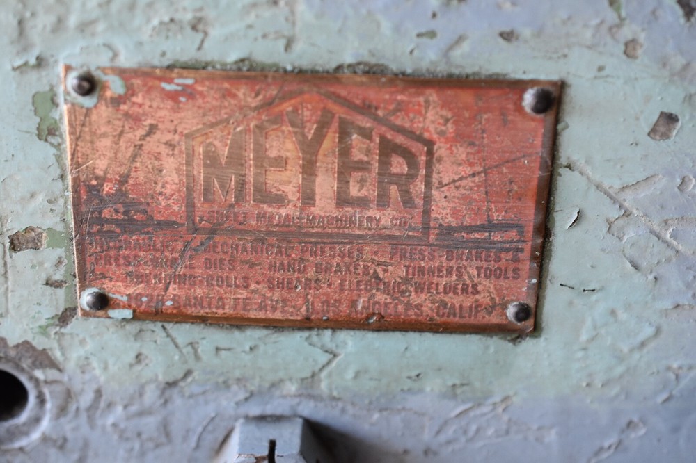 Meyer throatless bench shear