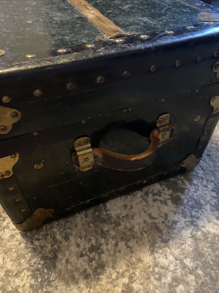 World War 2 Army Trunk ?