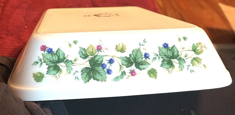 1990s Andrea by Sadek Vineyard 10” Oblong or Rectangular Baker (F)