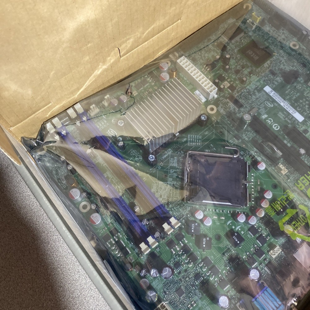 NEW SEALED PACKAGE - INTEL S3210SHLC SINGLE PROCESSOR SERVER MOTHERBOARD 902001