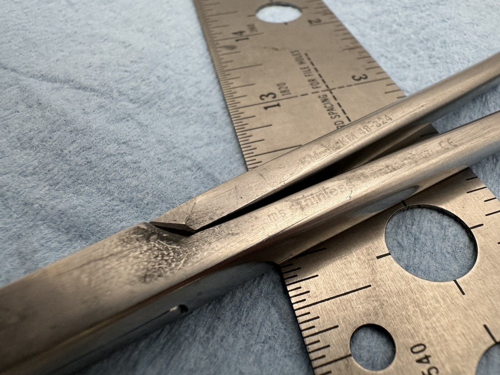 KMedic KM 48-324 Twisting Forceps