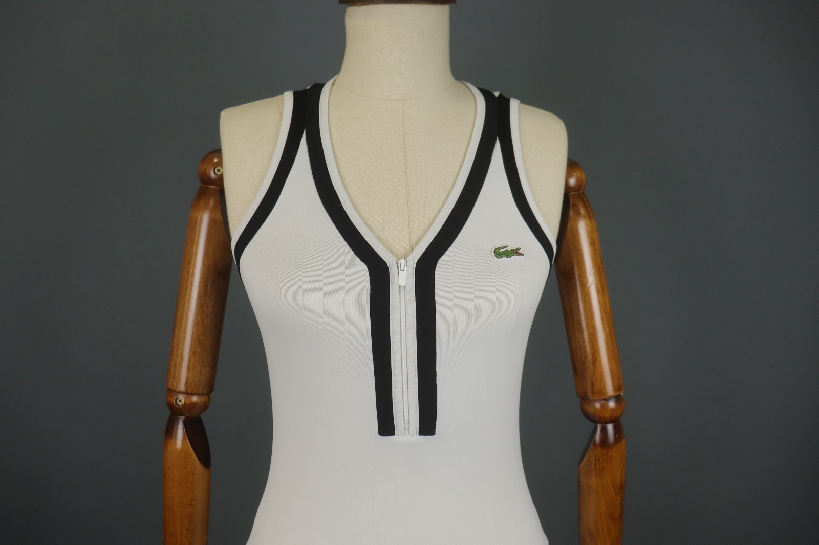LACOSTE Sport White Black Stretch Sleeveless V-Neck 1/4 Zip Tennis Dress Size 40