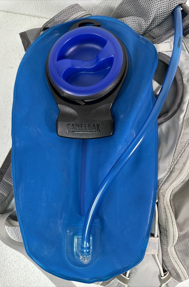 Camelbak 1.5L Gray Classic Hydration Backpack/Pack With Bladder