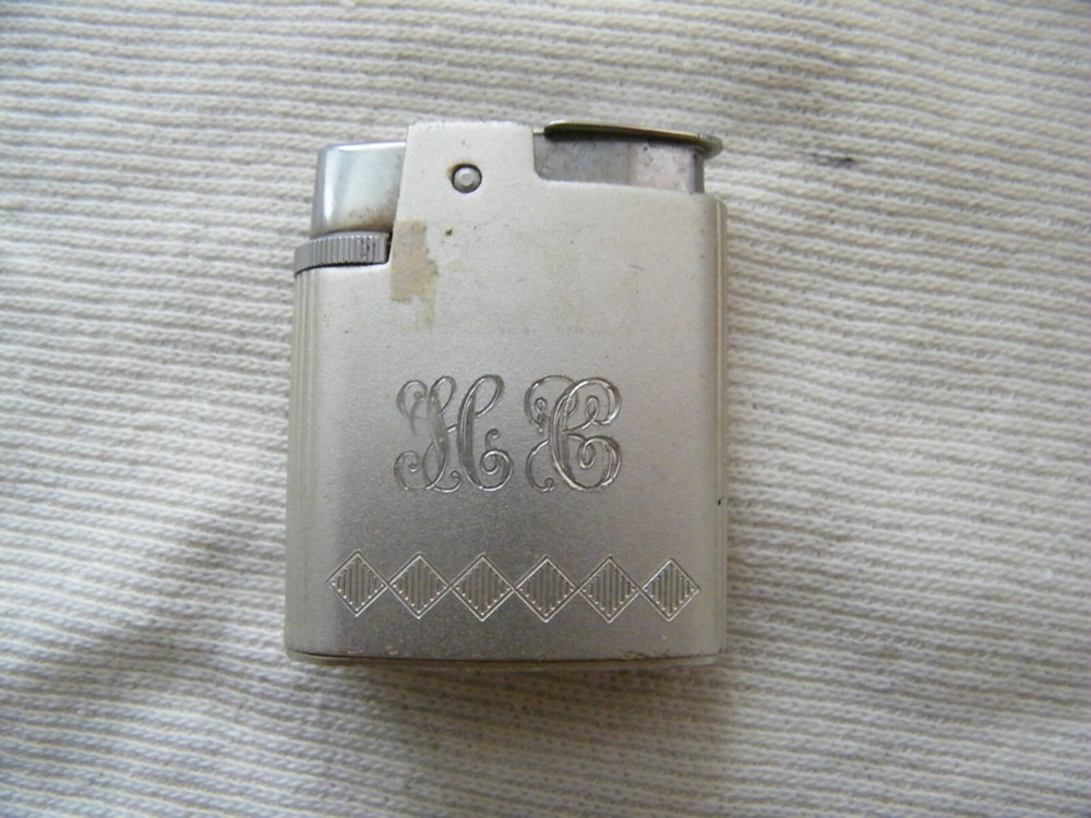 Ronson Varaflame butane cigarette lighter