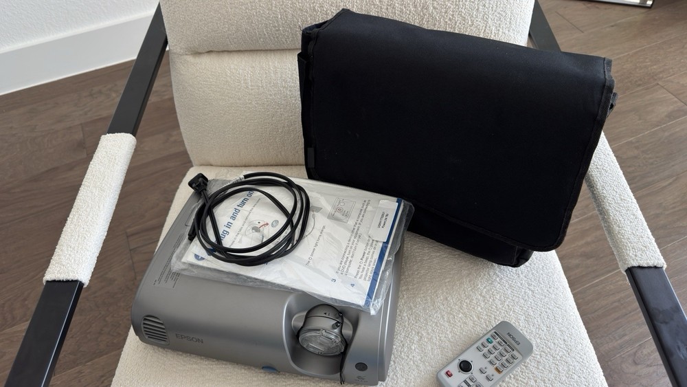 Epson EMP-X3 LCD Desktop Projector Gray with Remote and Carrying Case