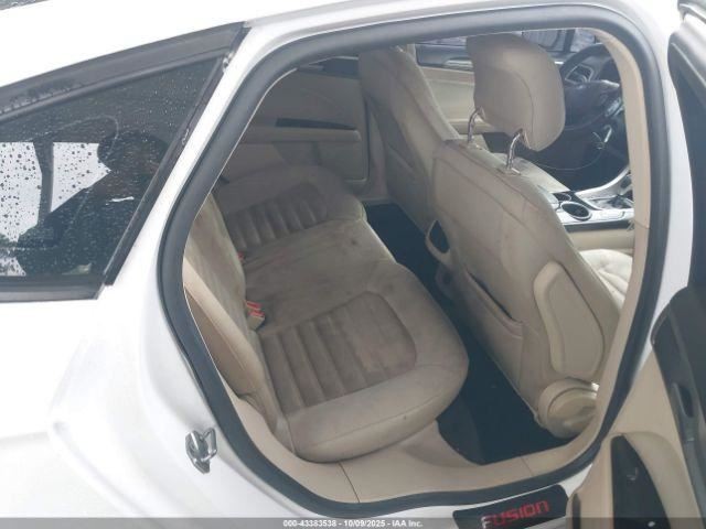 FUSION 2013 Glove Box 4856945